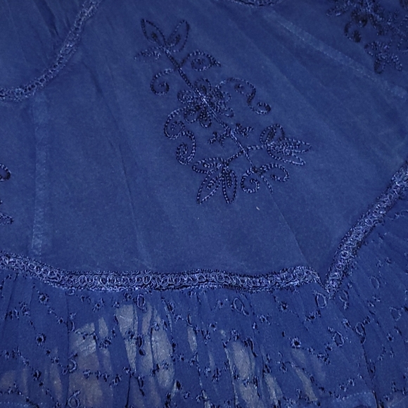 TANK TOPS/CROP - Picture 2 of 6